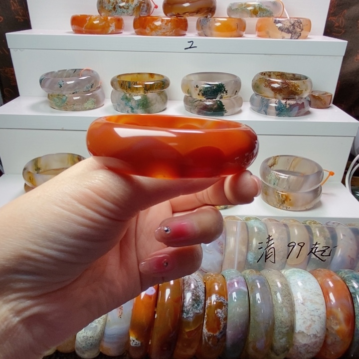 玛瑙/玉髓手镯未镶嵌58