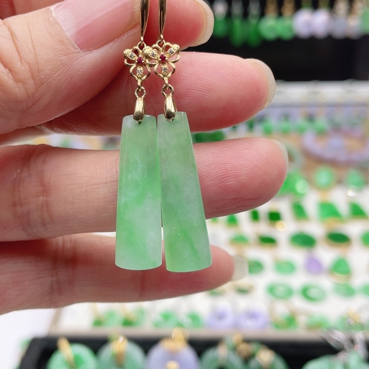 翡翠18K金镶嵌耳饰