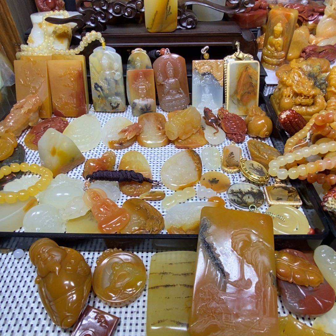 石英质玉（黄龙玉）合金颈饰