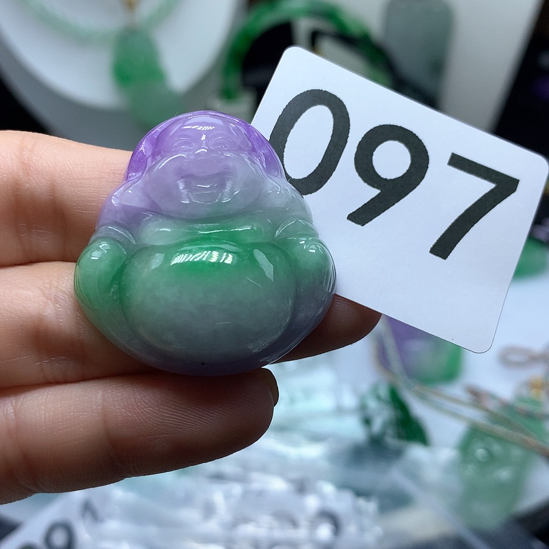 翡翠吊坠(赠链)未镶嵌