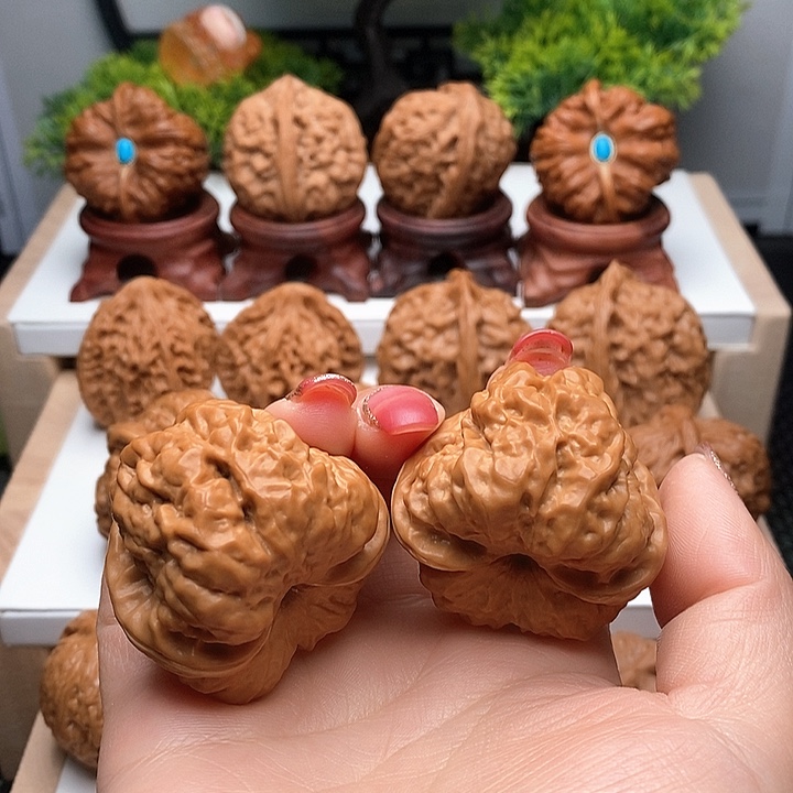 文玩核桃把件财****）蛙蛙