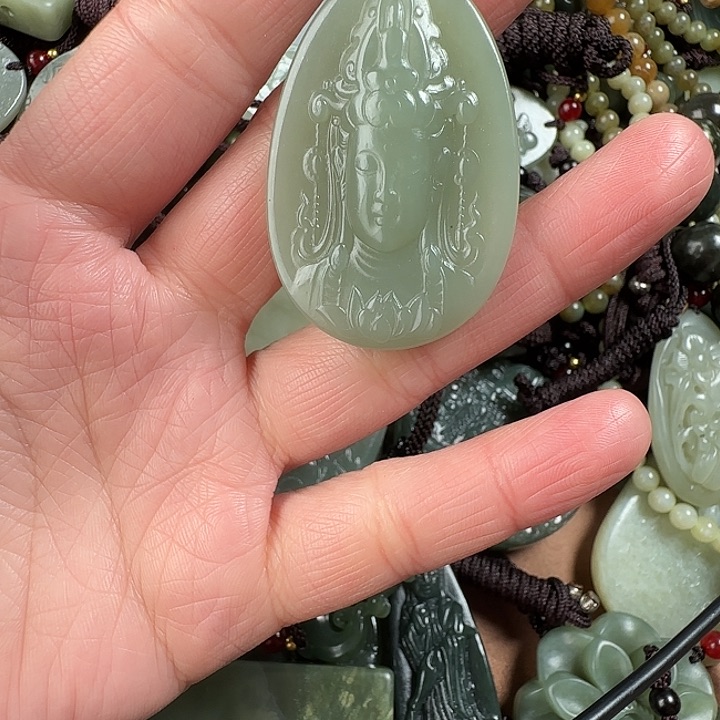 和田玉颈饰未镶嵌