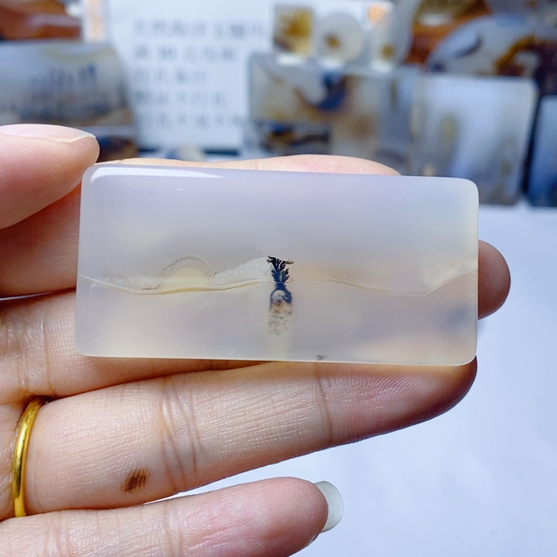 输***称玛瑙/玉髓未镶嵌珠宝半成品