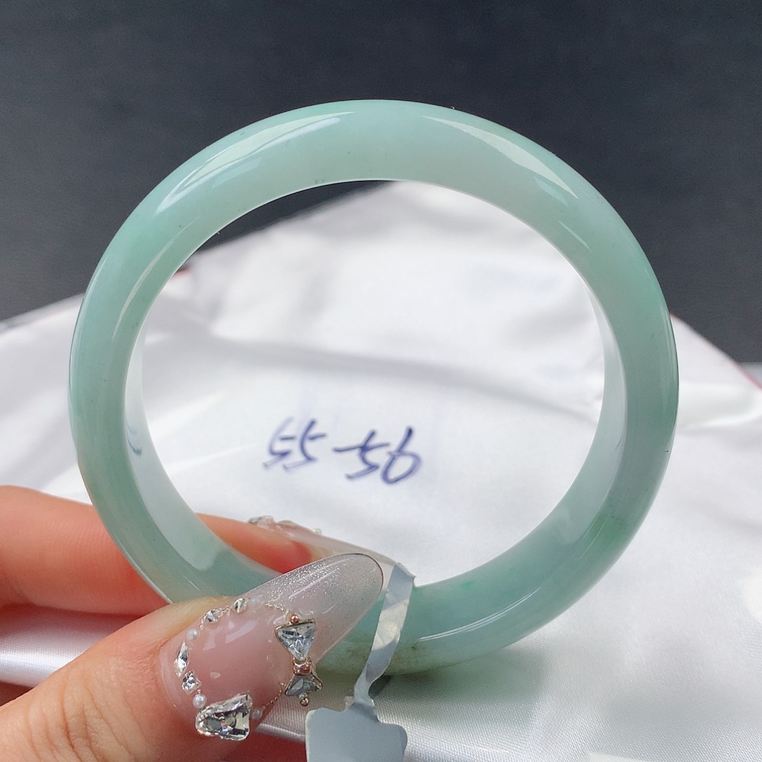 翡翠手镯未镶嵌0055正56