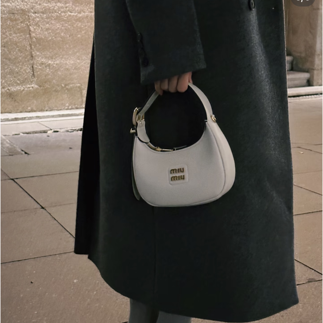 95新 MIU MIU/缪缪 miumiu白色hobo腋下包