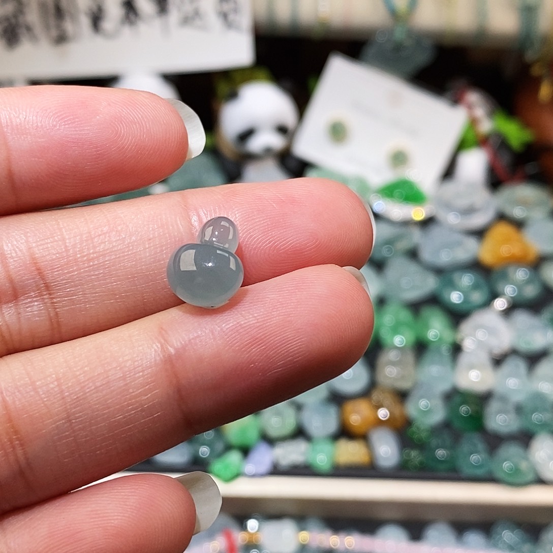 翡翠未镶嵌颈饰蘑菇