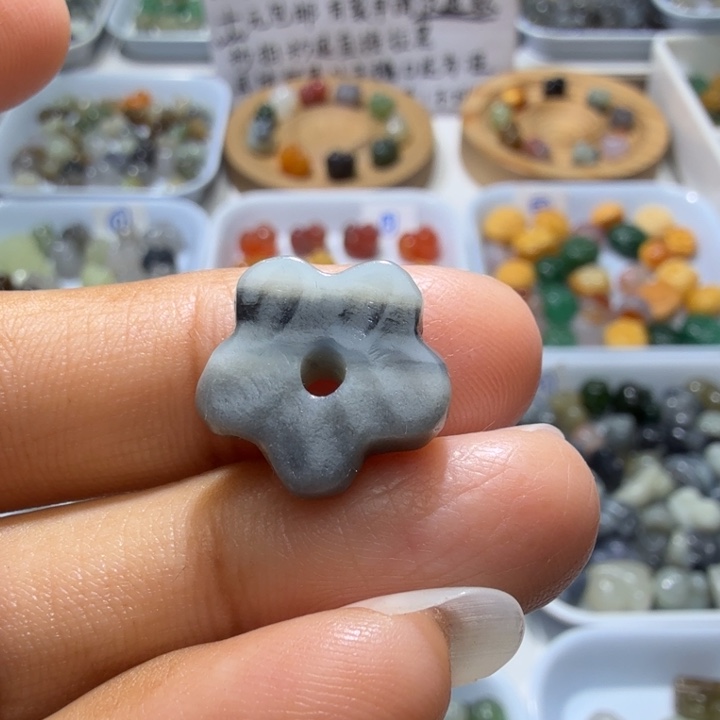 和田玉未镶嵌珠宝奇石