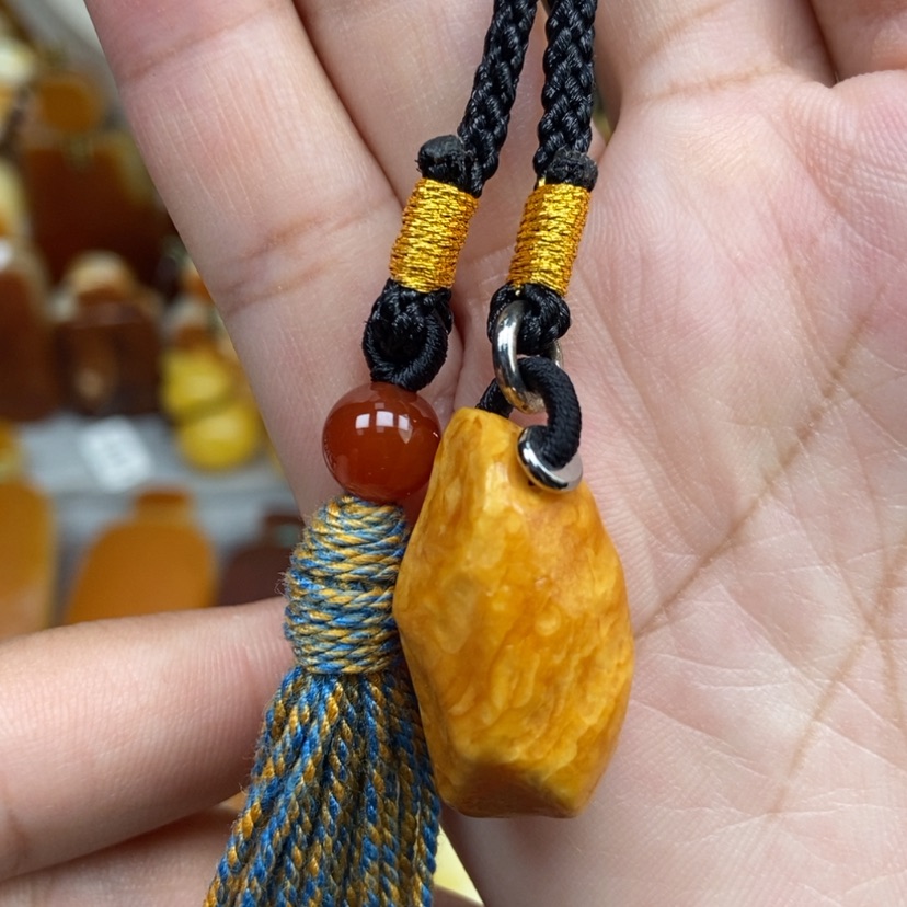 【闪购商品】琥珀颈饰未镶嵌