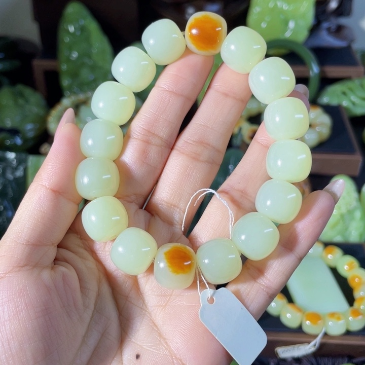 繁***华和田玉未镶嵌手链