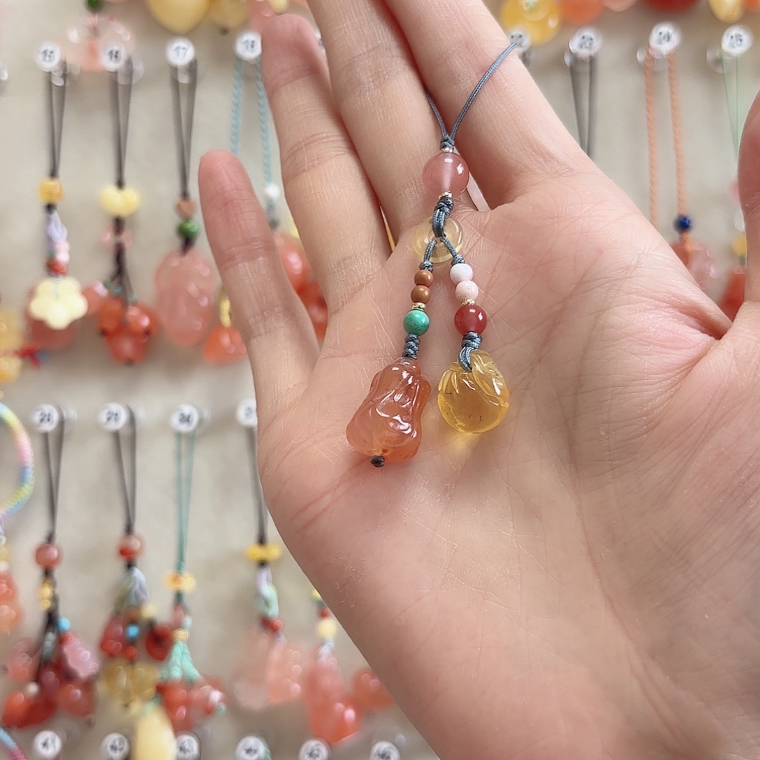 南红玛瑙未镶嵌吊坠(赠链)微粉