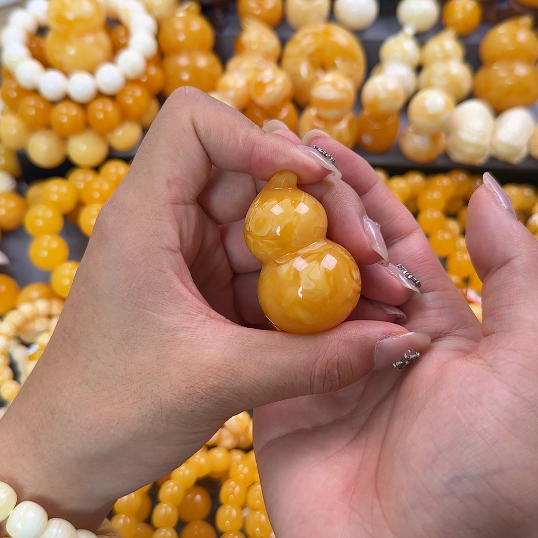 蜜蜡未镶嵌珠宝奇石