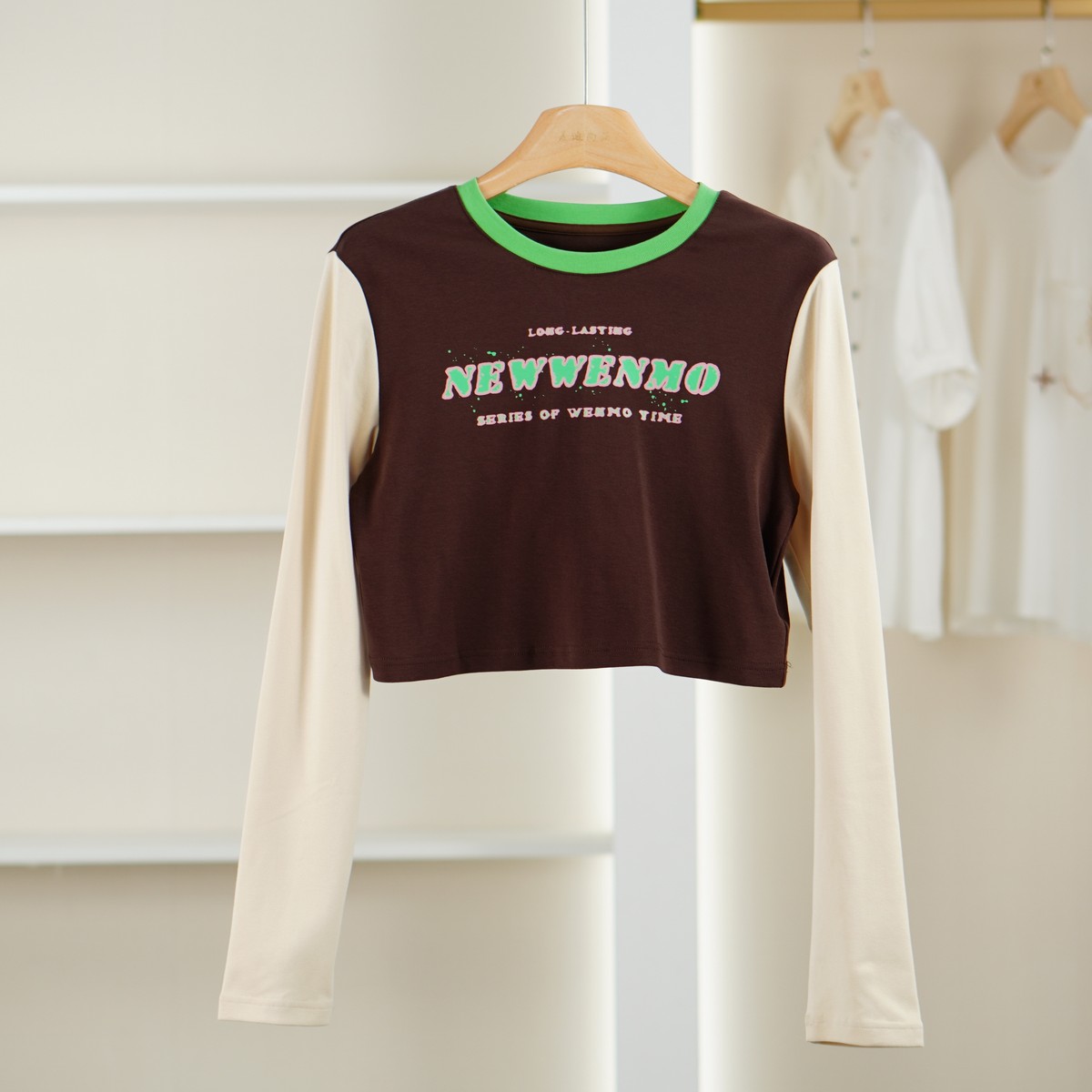 麦迪尚品【文M】51105895 时尚短款拼接印花上衣春秋女商场同款