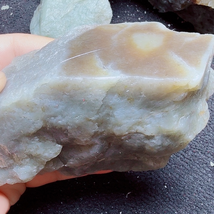未镶嵌和田玉（糖玉）珠宝半成品
