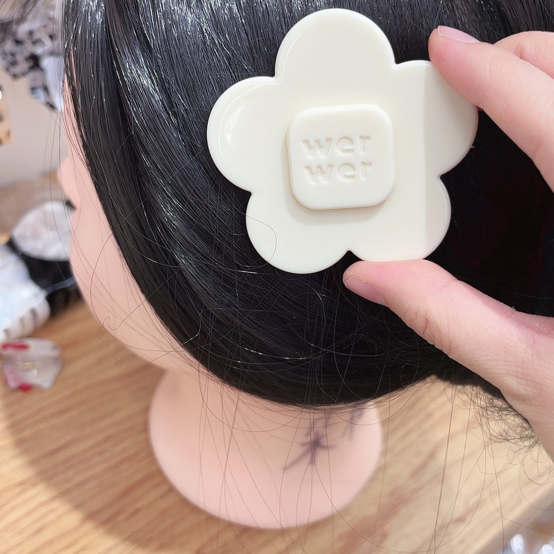 皮质铁合金大号花朵奶黄