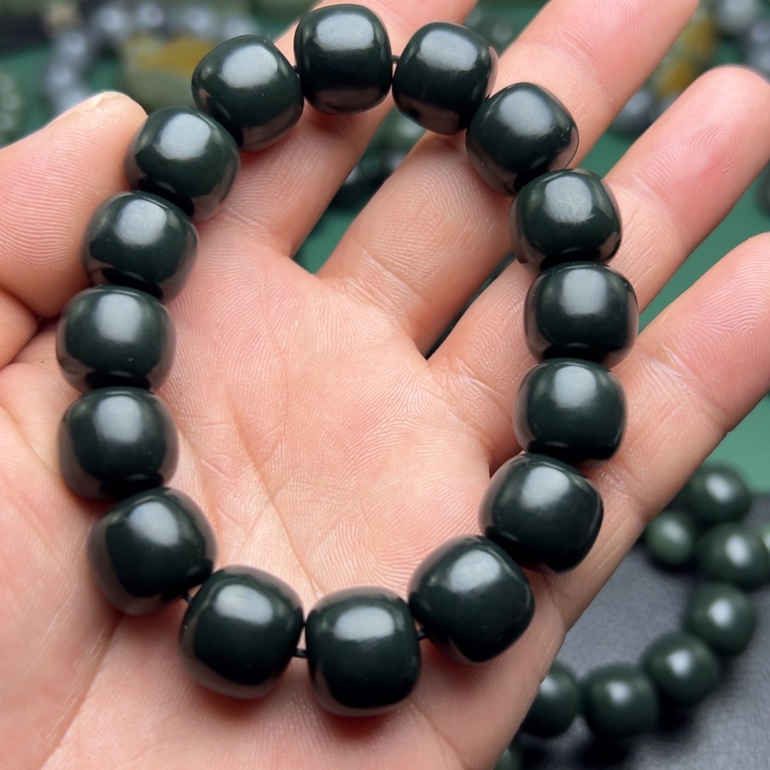 和田玉手链未镶嵌黑青卡14