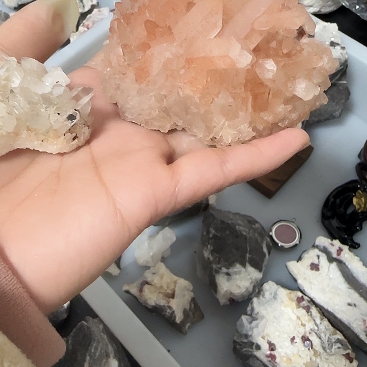 嘉***嘉天然辰砂天然朱砂原石毛料