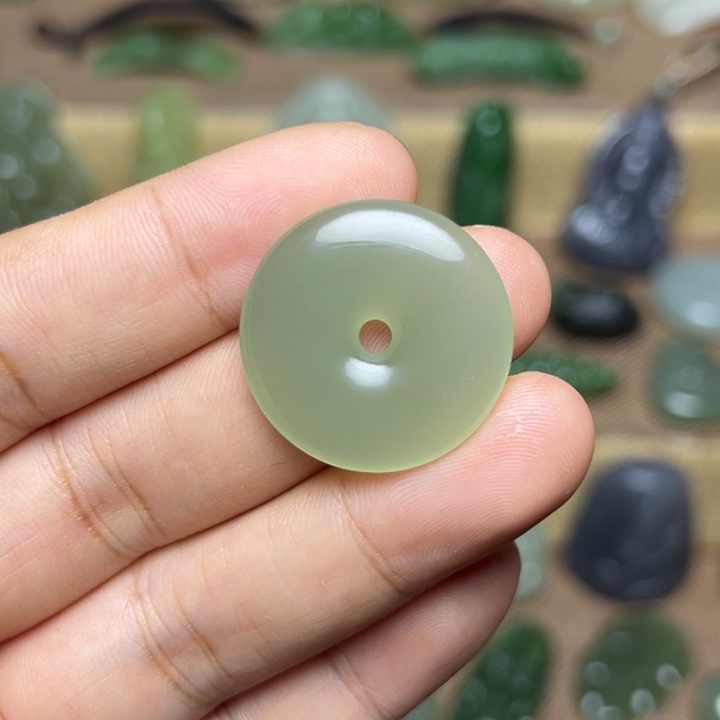 颈饰未镶嵌和田玉