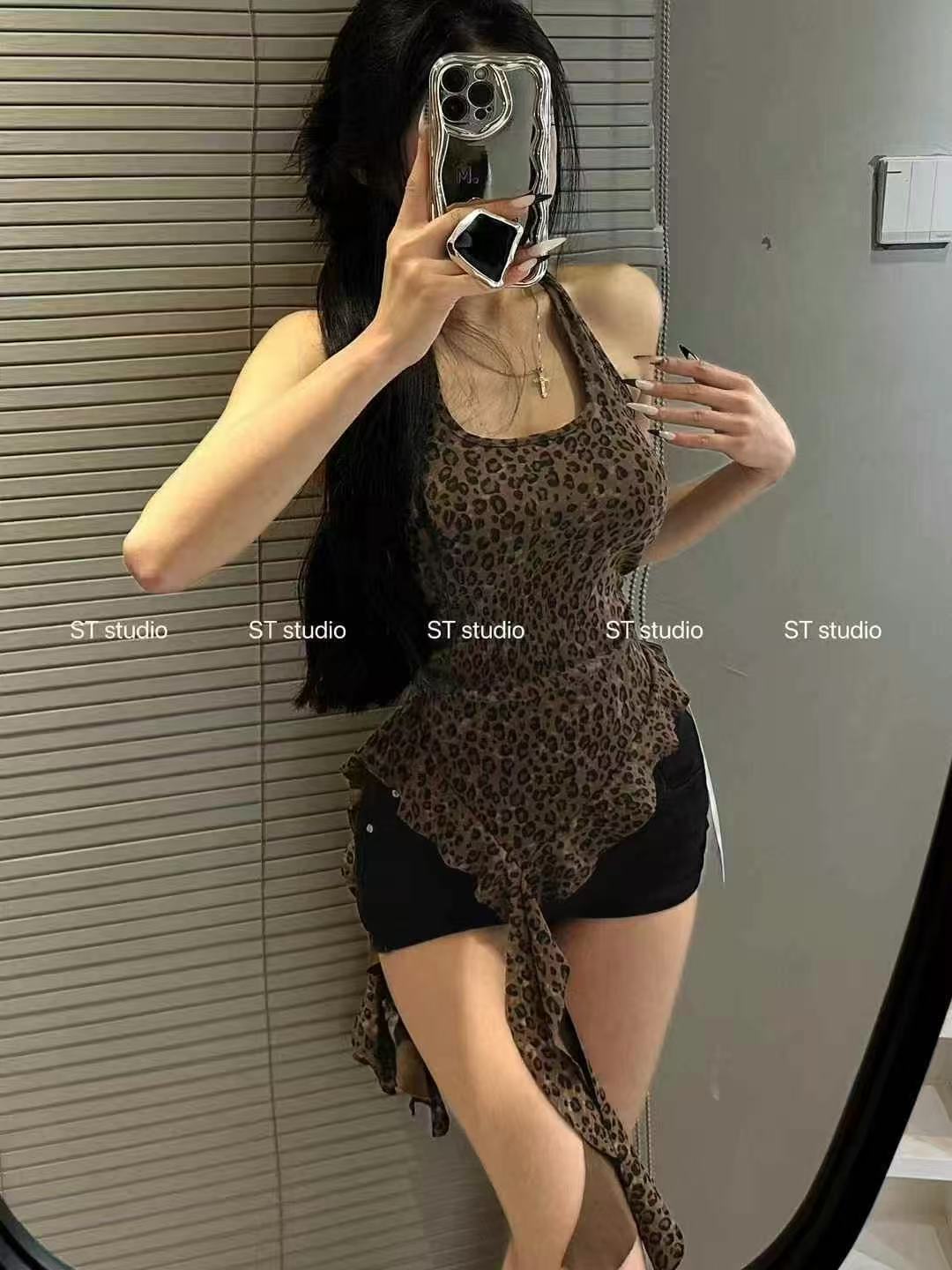 【有宝】美式辣妹性感迷彩挂脖飘带修身显瘦无袖露背抹胸背心