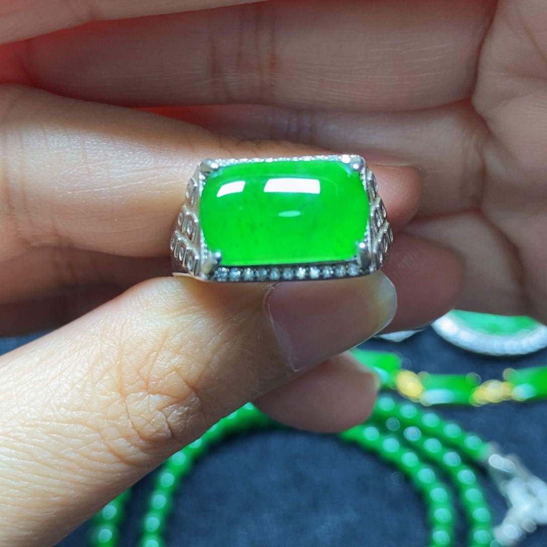 翡翠戒指未镶嵌天然翡翠