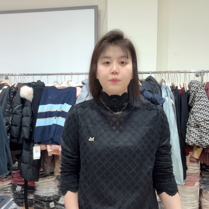 大***脸芮娜依莲芮娜依莲