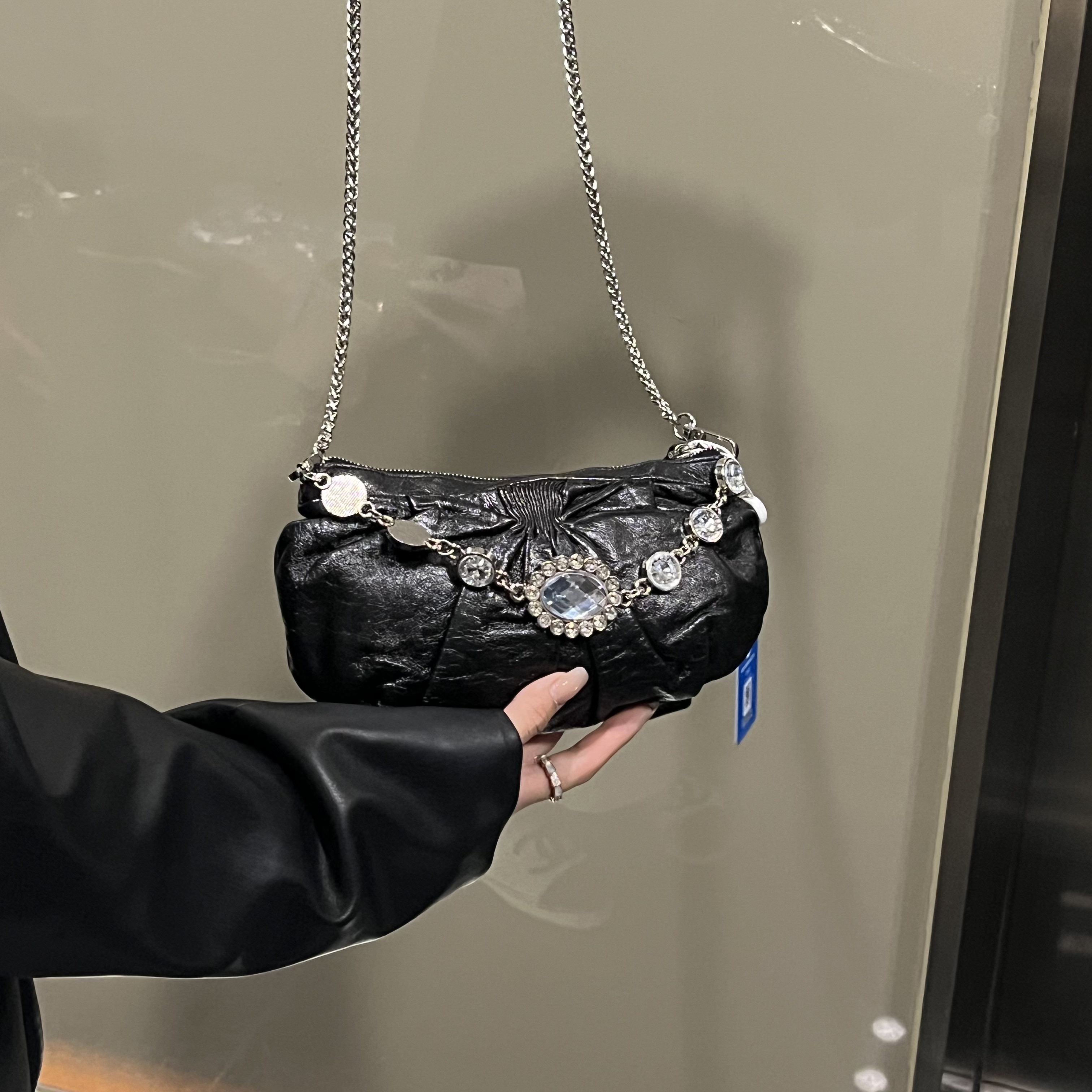 95新 MIU MIU/缪缪 miumiu黑色手拿包/14921324