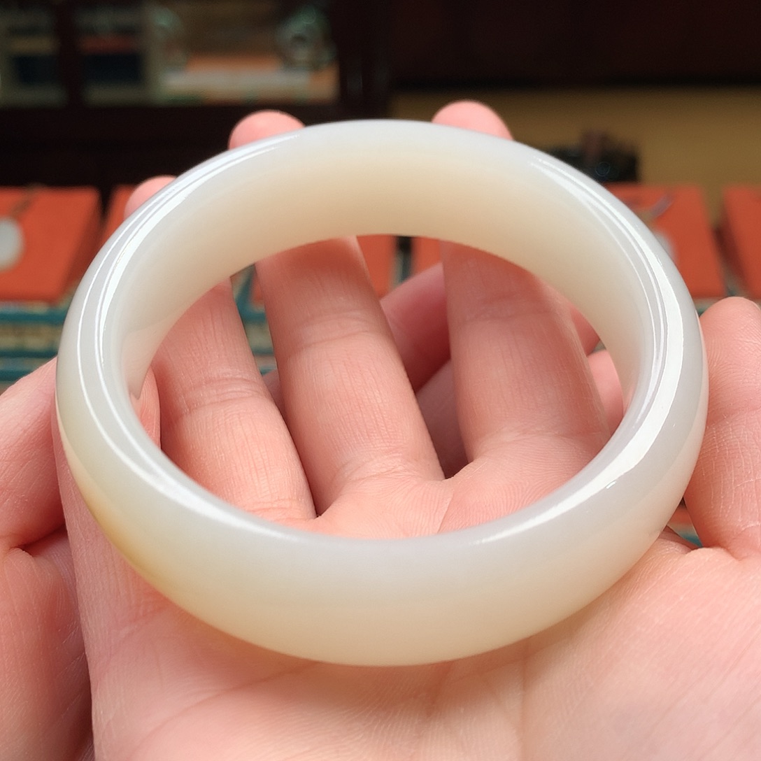 和田玉（糖玉）未镶嵌手镯