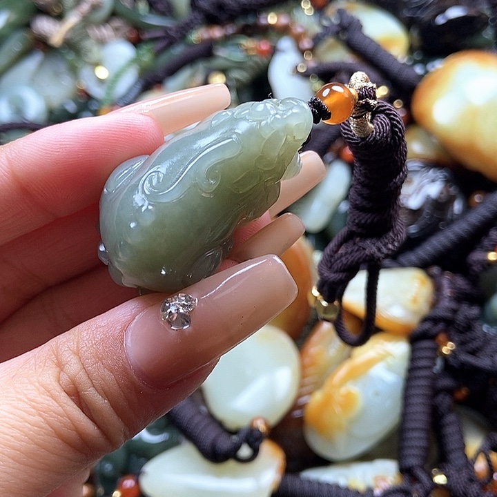 和田玉颈饰未镶嵌