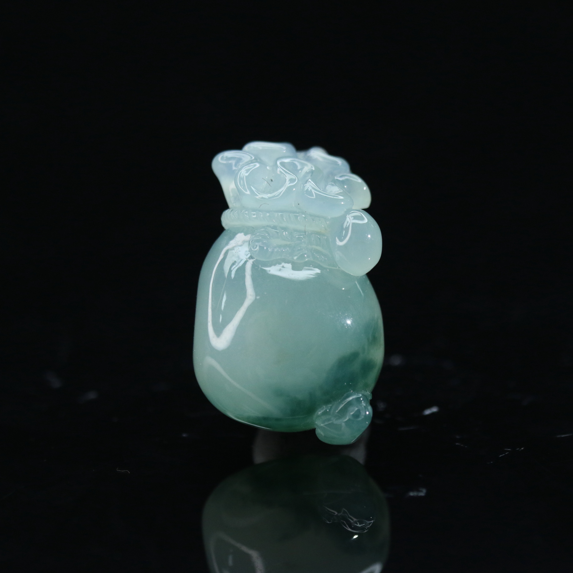 7天然缅甸翡翠A货钱袋吊坠/100021/上海嘉禾拍卖