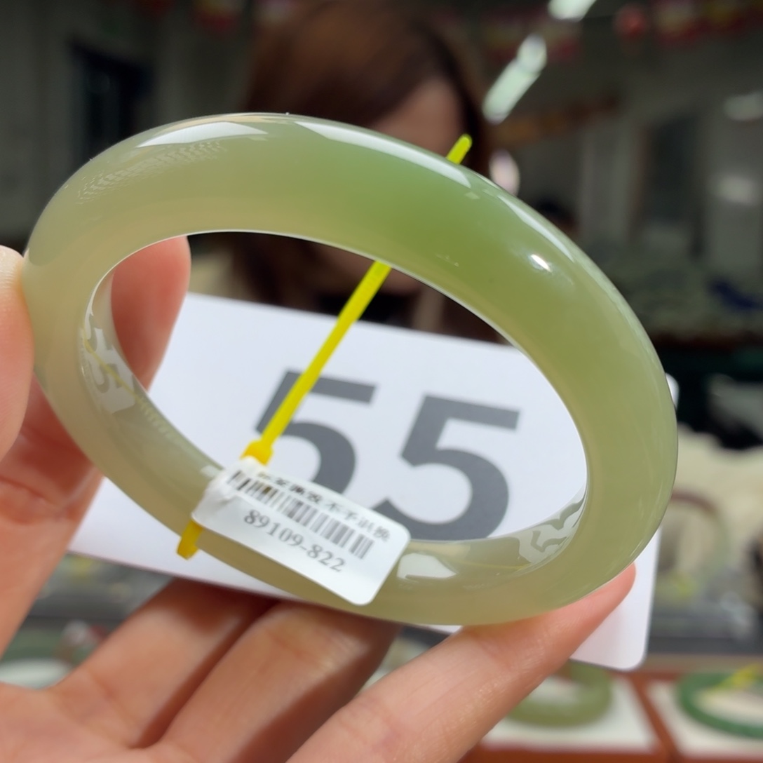 和田玉（翠青玉）未镶嵌手镯