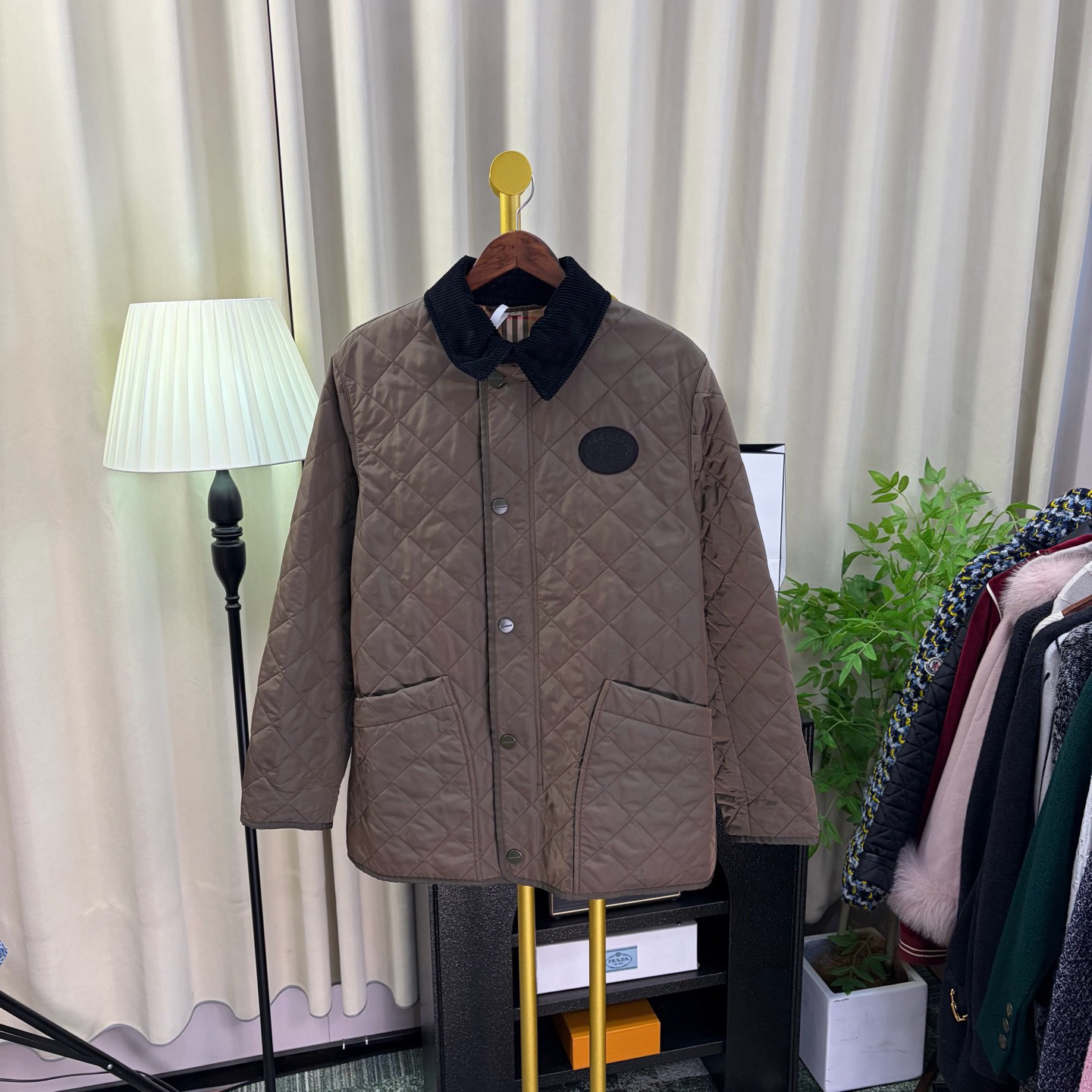 99新 BURBERRY/博柏利 玄色 灰绿格纹logo棉服 46码/99新