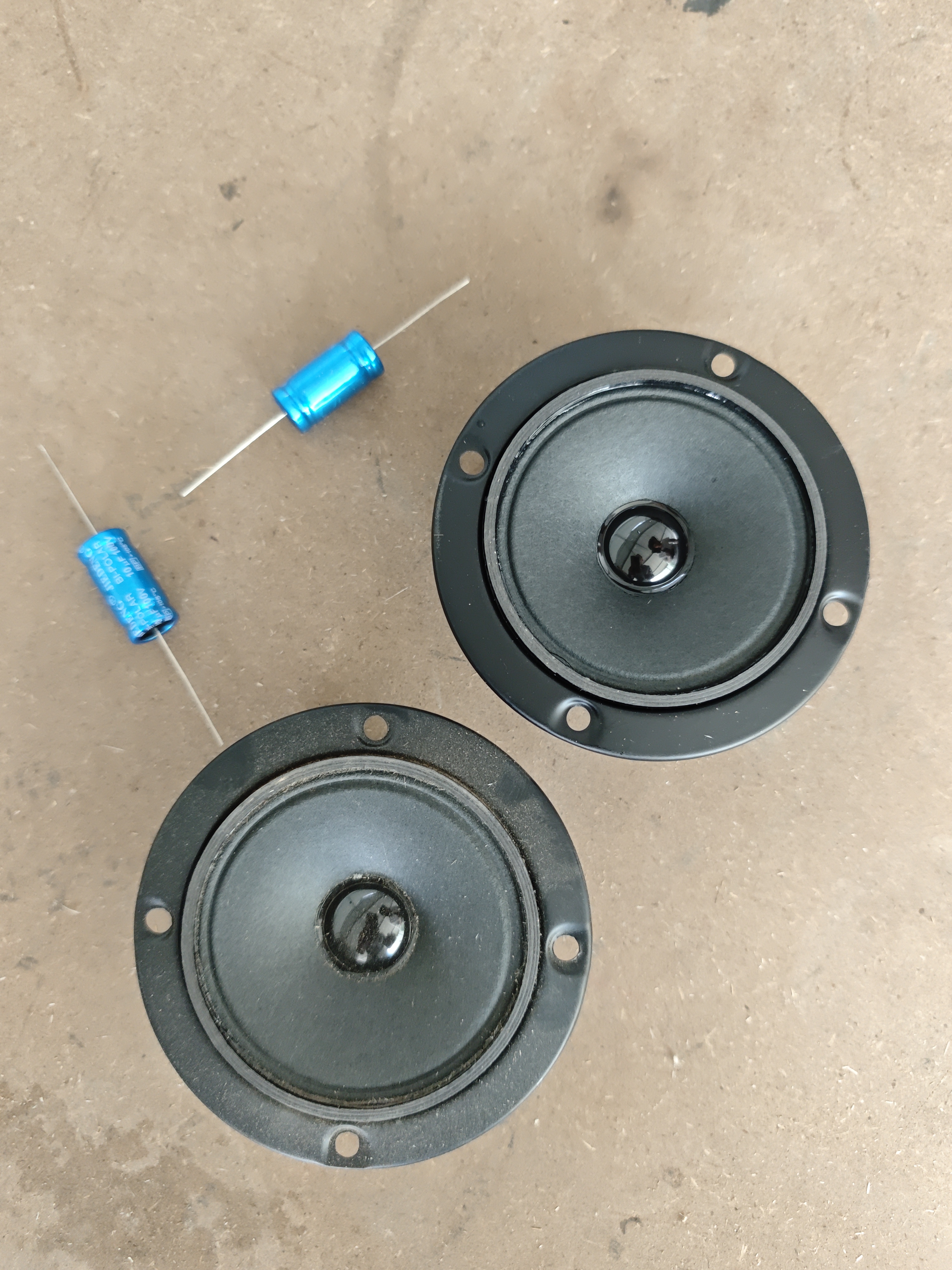 9新  卡包高音一对的价格，音箱高音一对的价格。