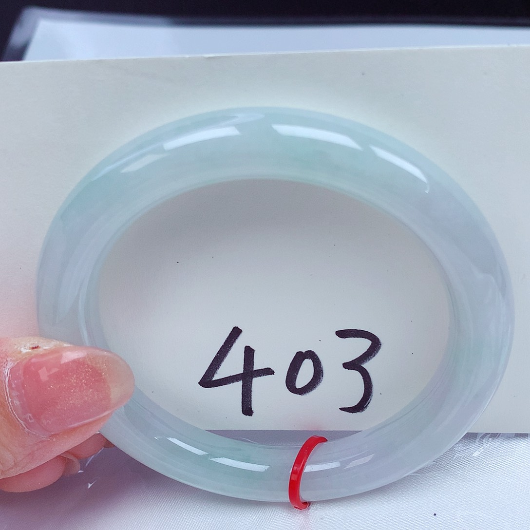 翡翠手镯未镶嵌翡翠