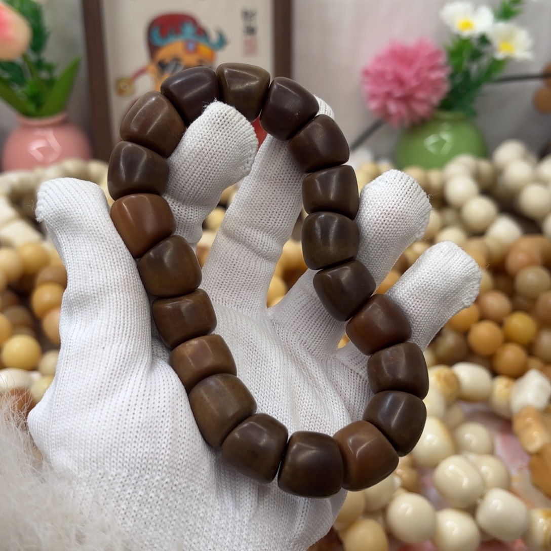 吊坠菩提根/象牙果16干磨瑕疵落地果肠333