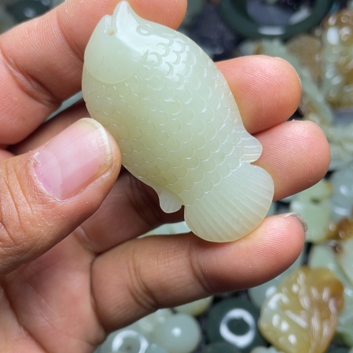 和田玉未镶嵌颈饰