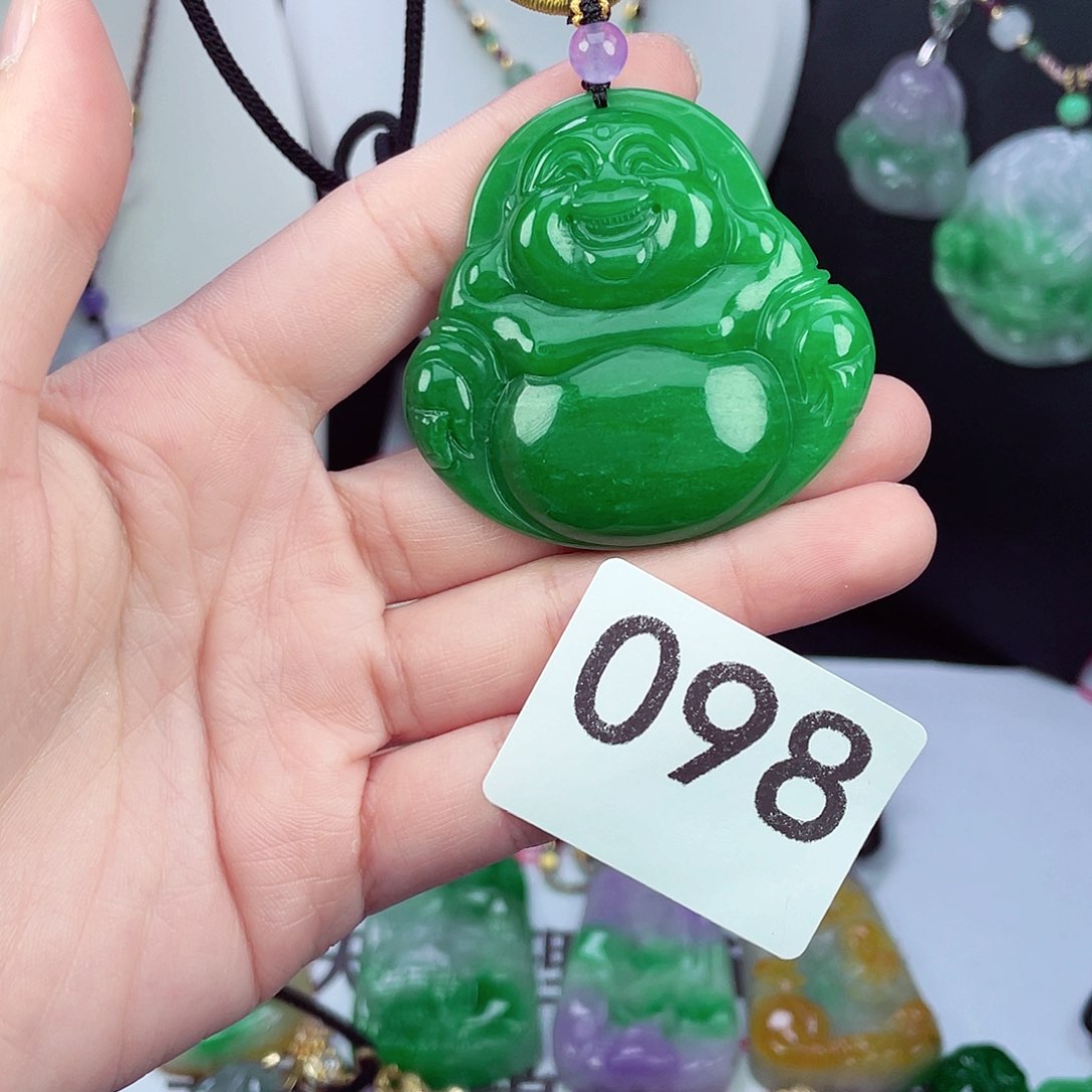 翡翠未镶嵌吊坠(赠链)