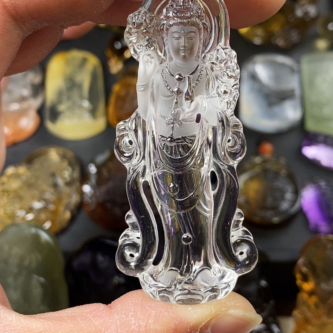 水晶天然水晶吊坠未镶嵌?**多