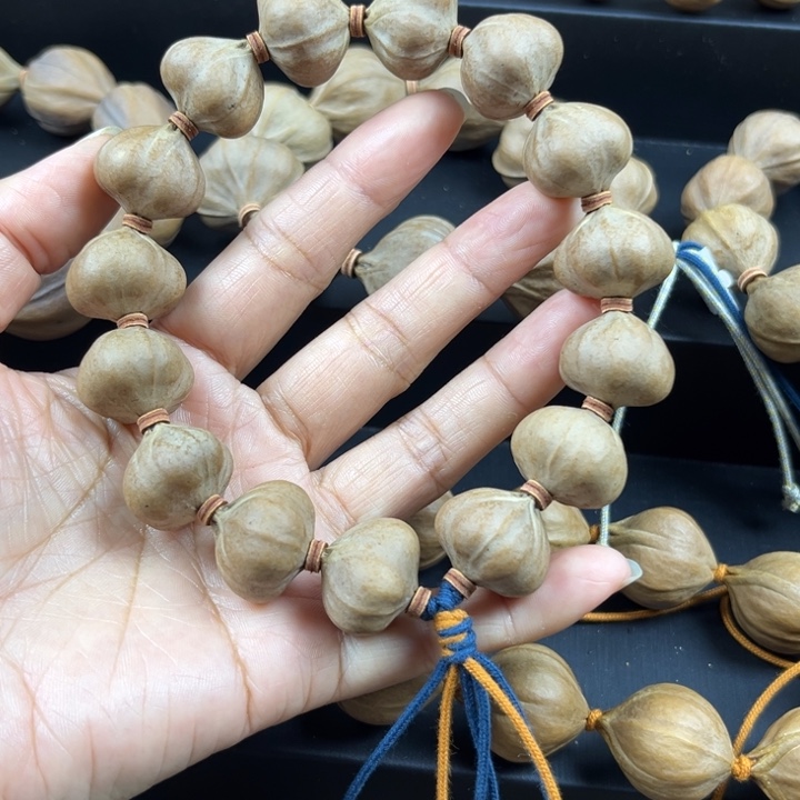 胡***橄榄核手串/手链蒜头1.9