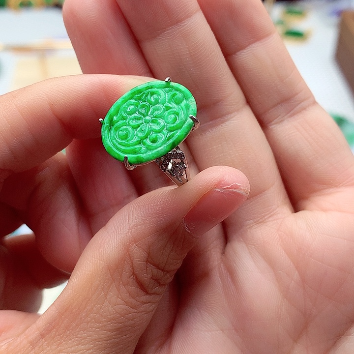 翡翠颈饰银S925镶嵌翡翠