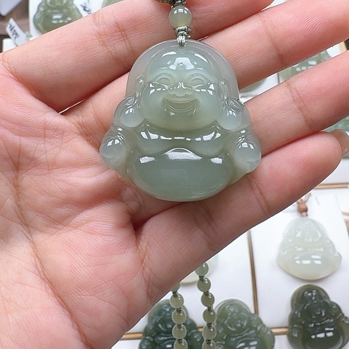 豆***豆和田玉（糖玉）未镶嵌颈饰