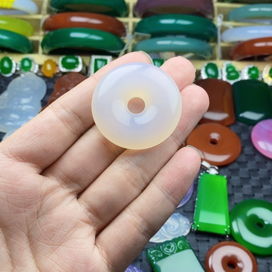 玛瑙/玉髓颈饰未镶嵌