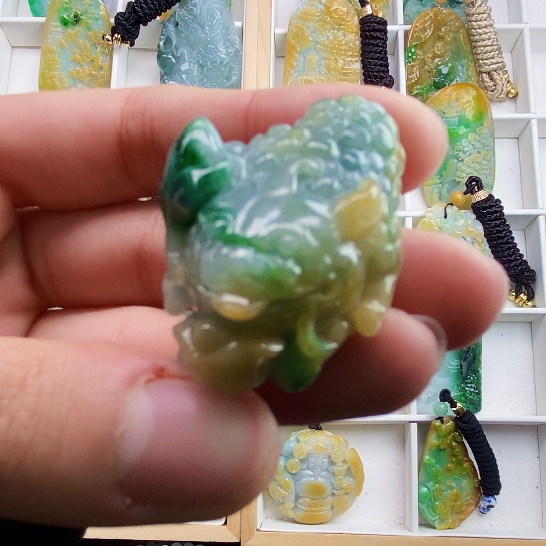 未镶嵌定制翡翠翡翠