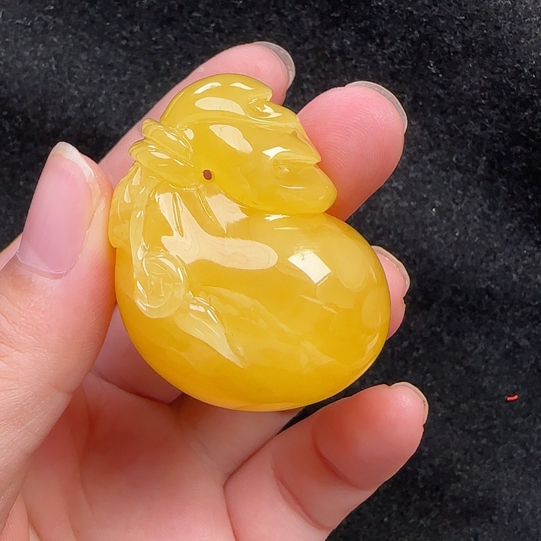 蜜蜡未镶嵌珠宝奇石