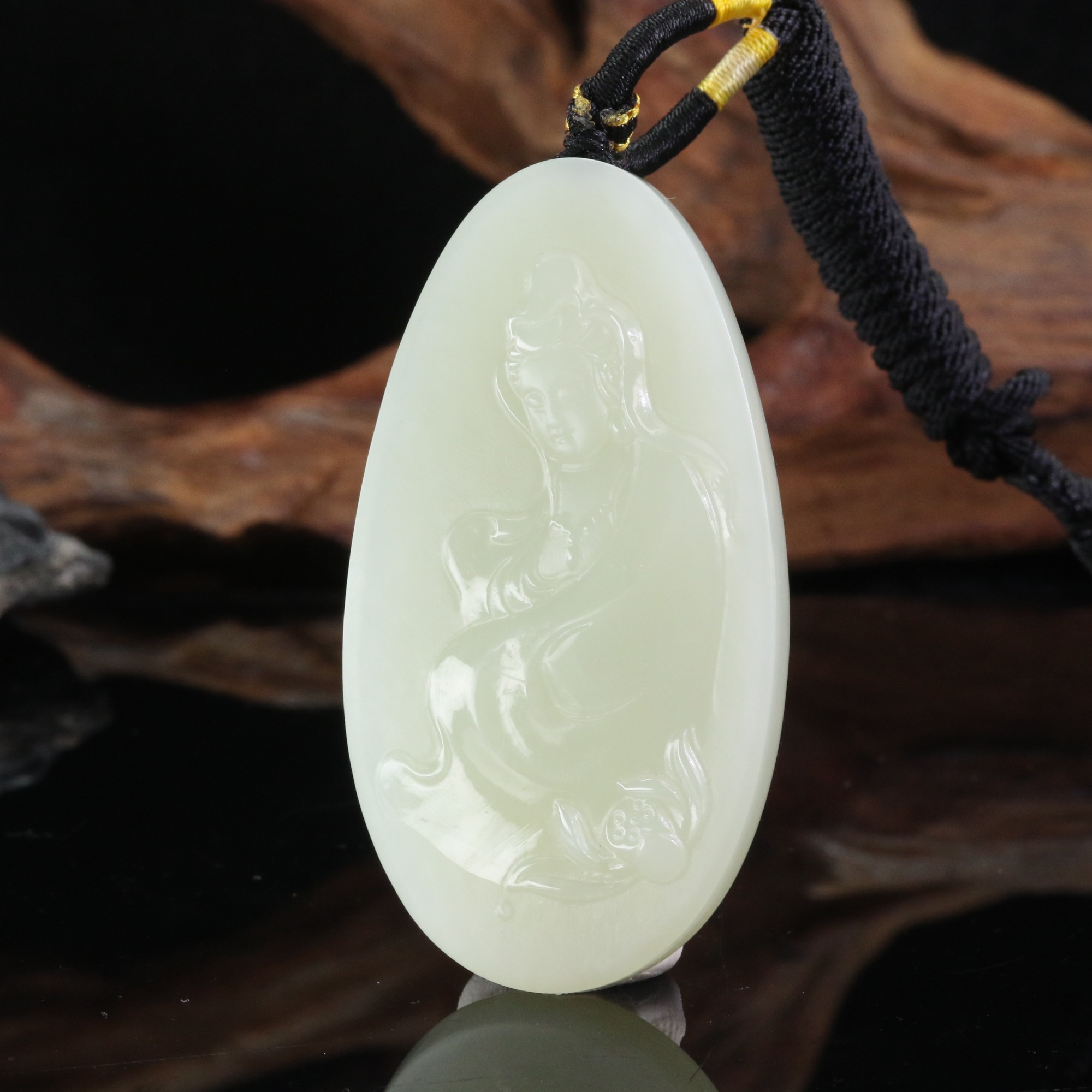 6和田玉一级白观音/400190北京中保拍卖