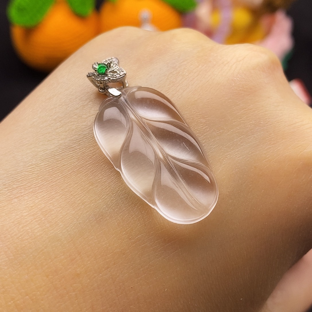 石英质玉未镶嵌颈饰