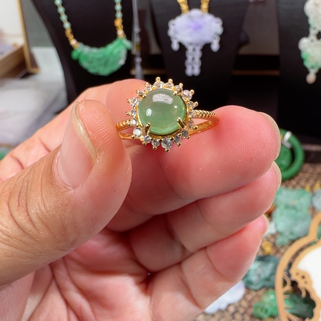 翡翠颈饰未镶嵌仿古