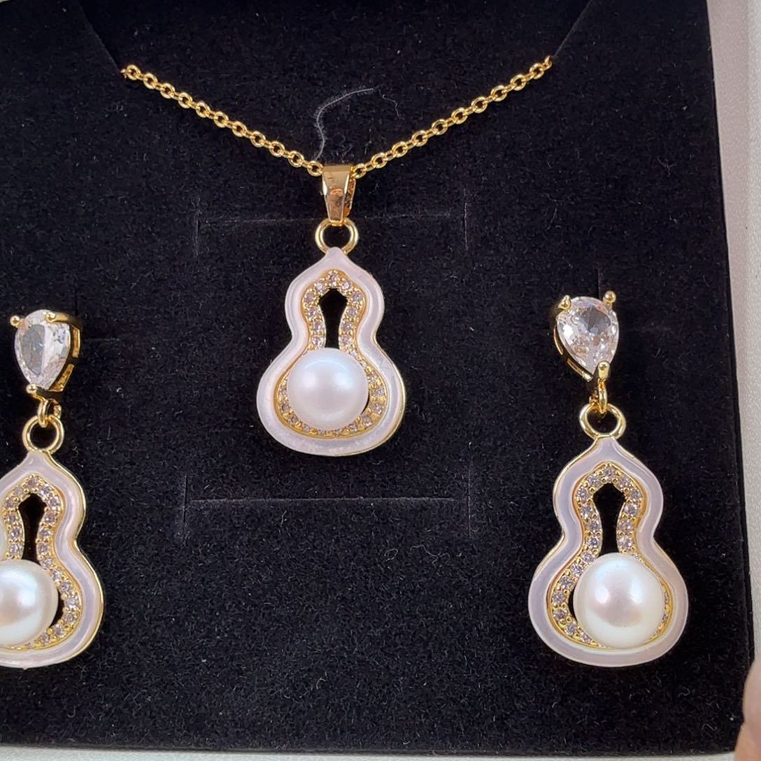 淡水珍珠未镶嵌耳饰