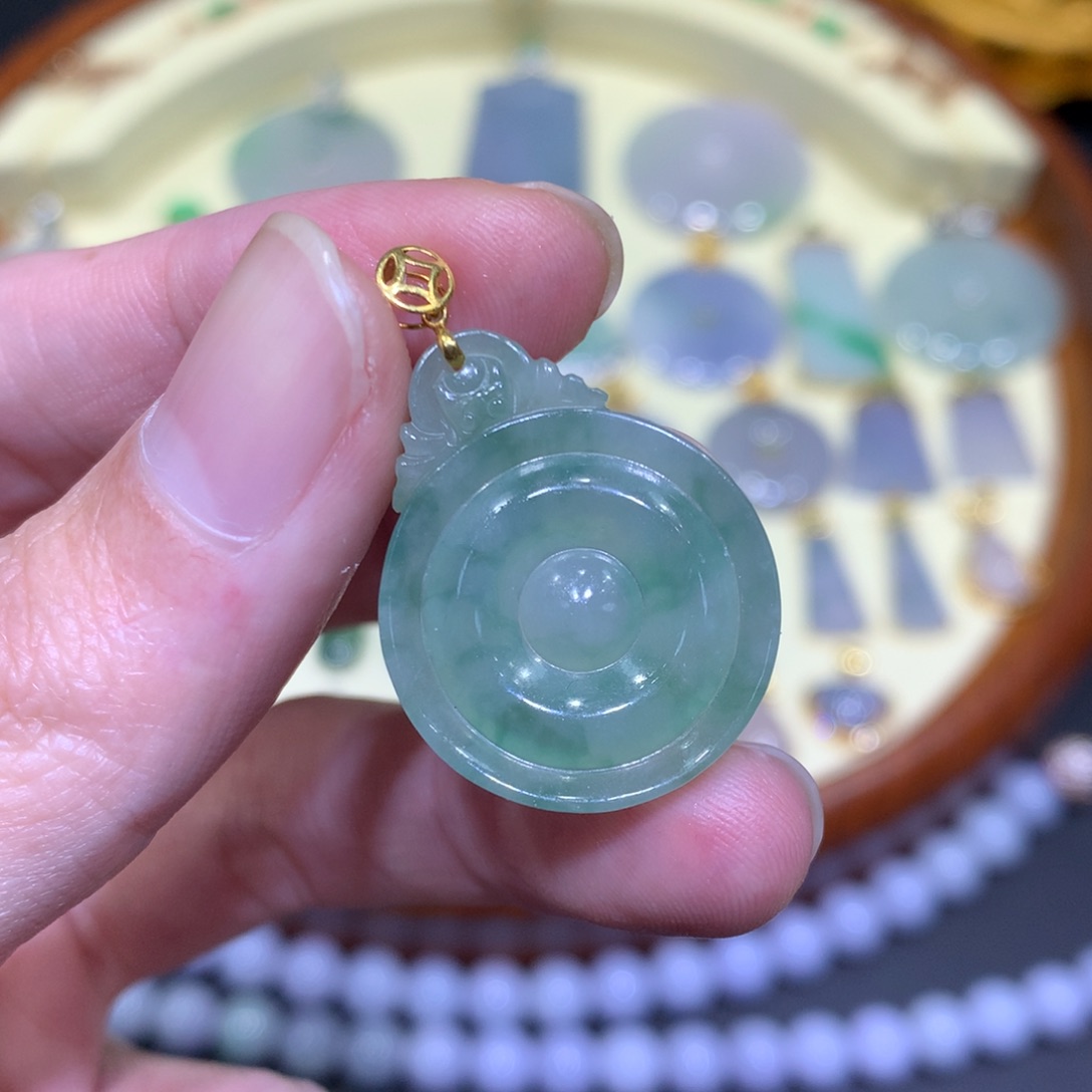 翡翠吊坠(不含链)18K金镶嵌