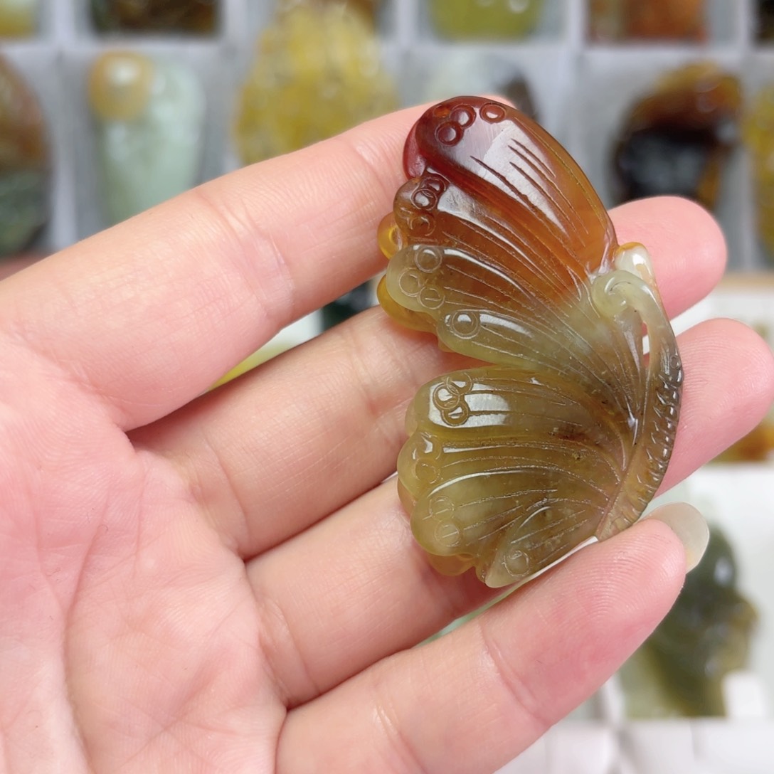 未镶嵌蛇纹石玉吊坠(不含链)