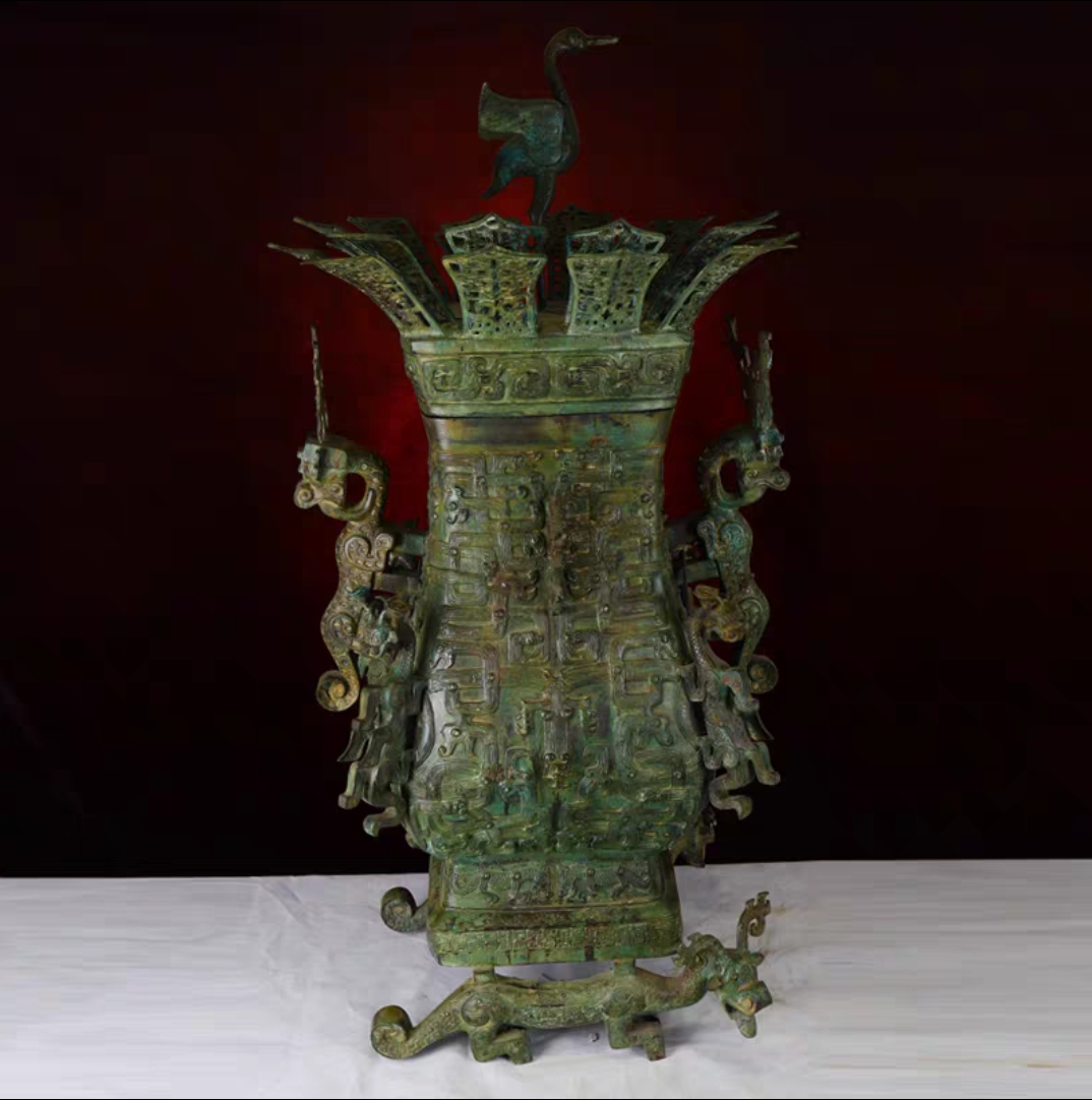 莲鹤方壶 仿古青铜器，家居摆件，桌面摆件
