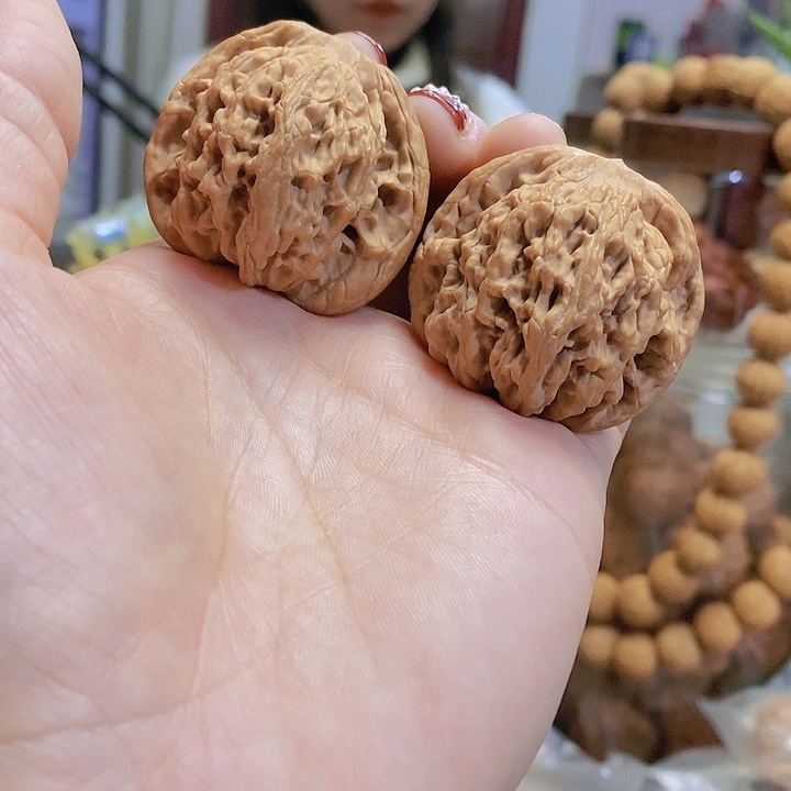 【闪购商品】文玩核桃把件40虎头中装